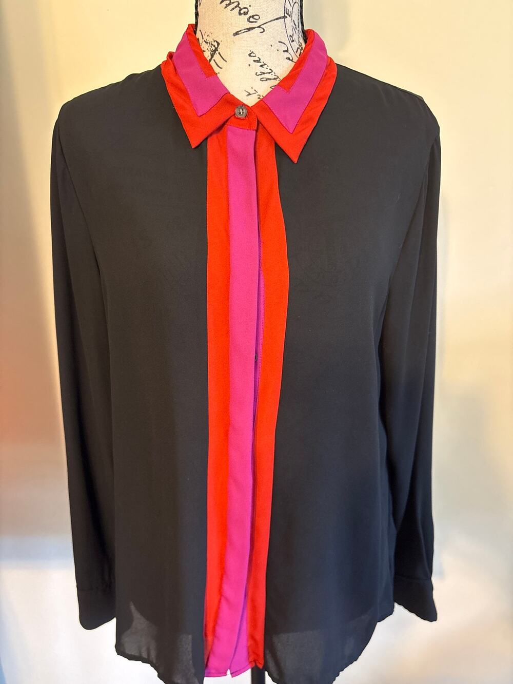 CeCe Black Black Blouse w Red/Purple Accents Sz Medium